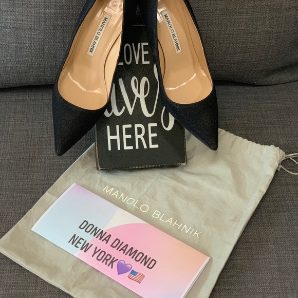 MANOLO BLAHNIK SHIMMER PUMP👠👠
Almost NEW!!!🥰 - Picture 6 of 8